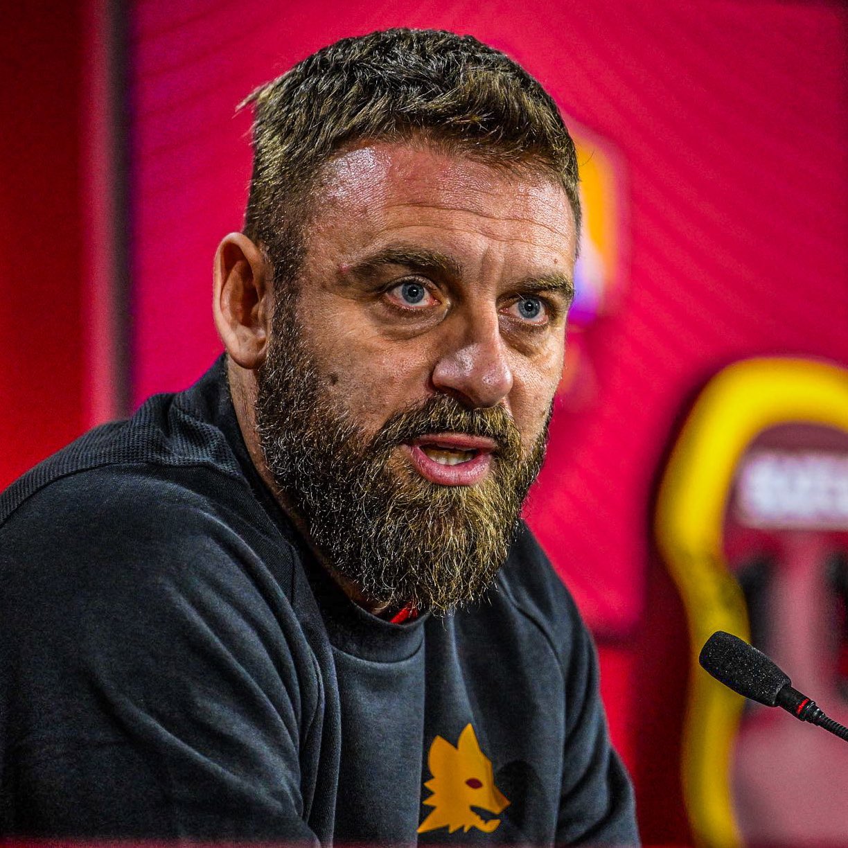 AS Roma Parts Ways with Manager Daniele De Rossi Following Winless Start